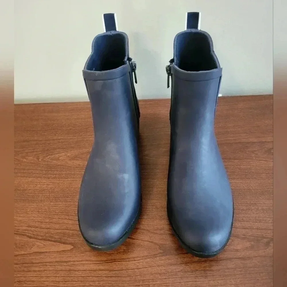 Lucky Brand Blue with Black Trim Basel H2O Rubber Stacked Heel Rain Booties(10)